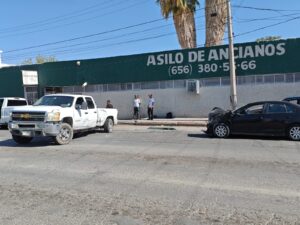 FUERTE CHOQUE EN AVENIDA INSURGENTES Y CONSTITUCIÓNSOLO DAÑOS MATERIALES