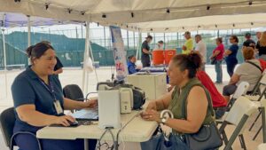 Acerca JMAS descuentos y convenios del programa “Cerca de ti” a la colonia Aztecas.