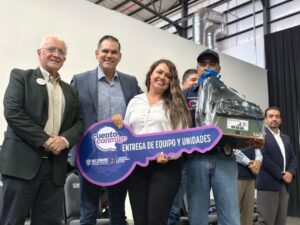 Entrega Gilberto Loya equipo, uniformes y unidades a 275 policías municipales de la zona occidente