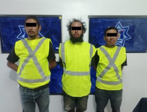 Detienen a tres hombres tras golpear a una persona con discapacidad e intentar sepultarla