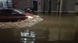 Cierran pasos A Desnivel Y Avenidas Inundadas Por Fuertes Lluvias