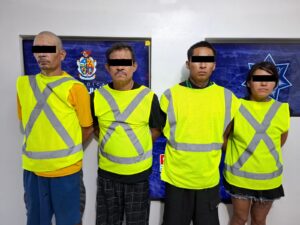 Detienen a cuatro personas tras amenazar a trabajador de la CFE en Salvarcar