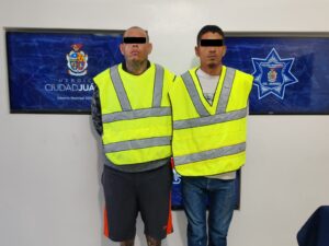 Policías Municipales detienen a dos presuntos responsables de homicidio; aseguran camioneta utilizada para huir