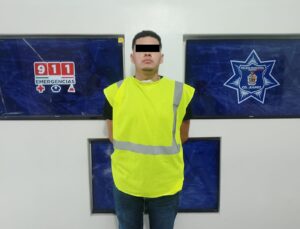 Agentes municipales arrestan a sujeto por el delito de usurpación de funciones públicas