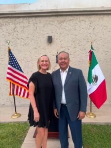 Diputado Federal De Morena Daniel Murguía Le Da La Bienvenida A La Nueva Consulta De Estados Unidos En Ciudad Juárez