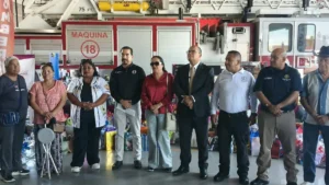Comerciantes De 70 Mercados Entregan Mil 600 Regalos A Los  Bomberos De Juárez