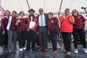 Celebran Los Frontera 55 años de trayectoria