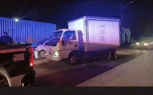 Paramédicos De Cruz Roja Mexicana Atienden A Los Lesionados En Un Fuerte Choque En La Colonia Partido Romero
