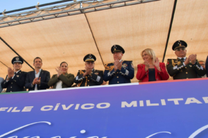 Asiste alcalde Marco Bonilla a desfile por el Día de la Independencia encabezado por la gobernadora