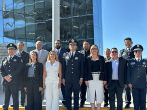 Encabeza Gilberto Loya ceremonia solemne de izamiento de bandera en la Torre Centinela