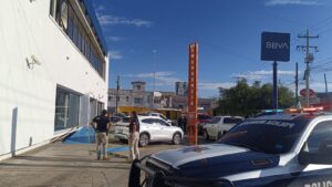 Autoridades Inspeccionan Banco Tras Presunta Explosión En La Avenida Hermanos Escobar Y Américas