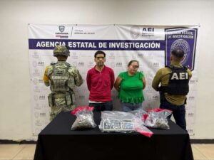 Detienen a dos y les aseguran marihuana en La Cuesta