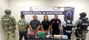 Detiene AEI a tres personas y aseguraron cinco kilos de cocaína, dinero en efectivo y un arma de fuego