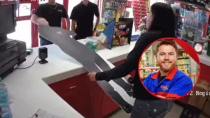 Después De Hacerse Viral Joven Regresa Cartón Del Boxeador mexicano ‘Canelo’