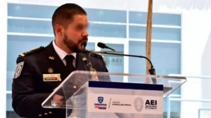 Orden De Aprehensión contra el Exfiscal César J. También Incluye A Arturo Z., Extitular De La AEI